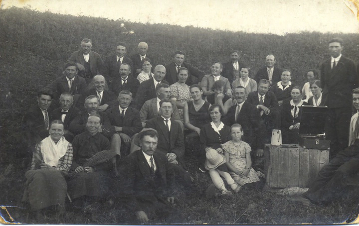 Group admiring Augusts gramaphone 1930